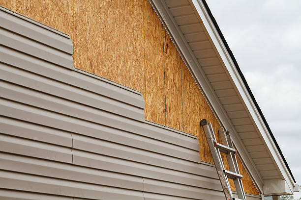 24/7 Emergency Storm Damage Siding Repair experts in Staunton, IL